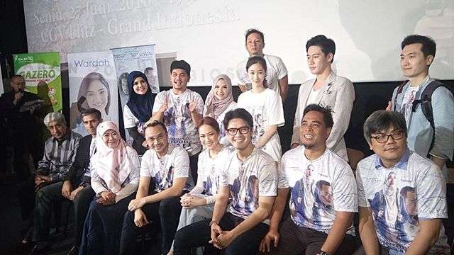 Para Pemain 'Jilbab Traveler'