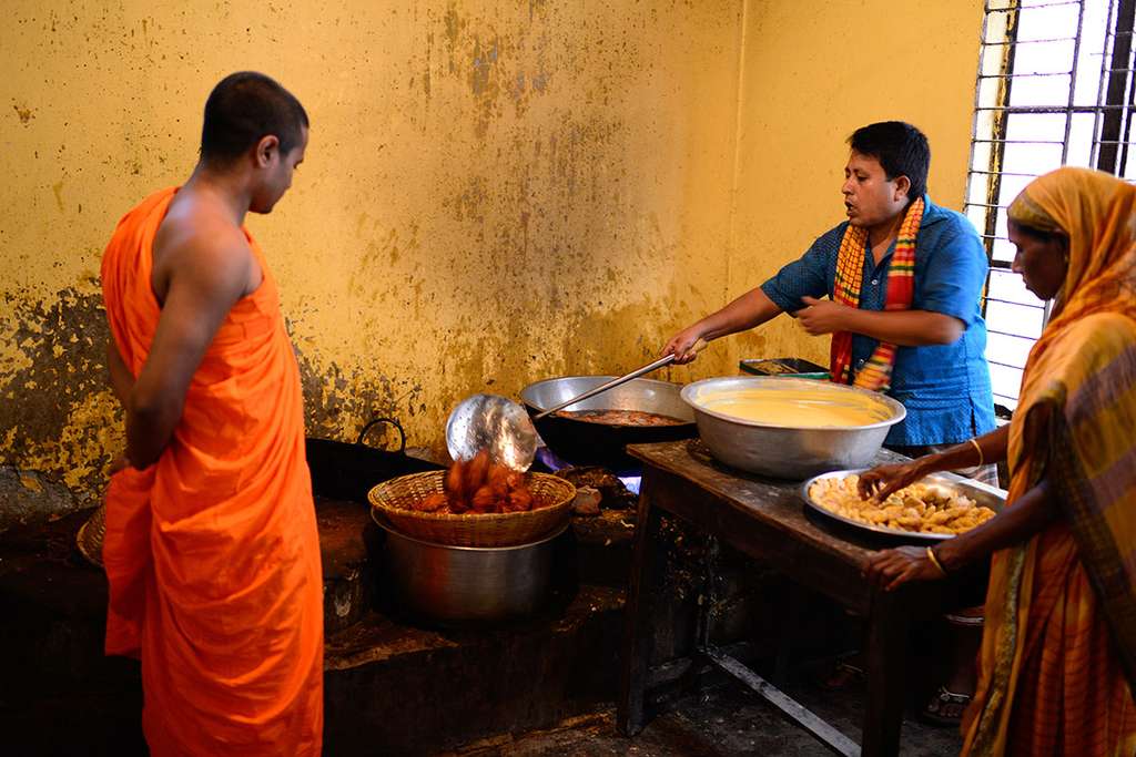 Selama 6 Tahun, Biara Buddha Sediakan Buka Puasa Ramadan