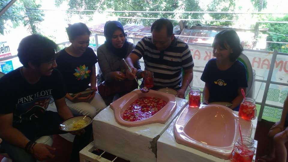 Cerita Sebenarnya Wisata Kuliner Kafe Jamban di Semarang Cerita Sebenarnya Wisata Kuliner Kafe Jamban di Semarang