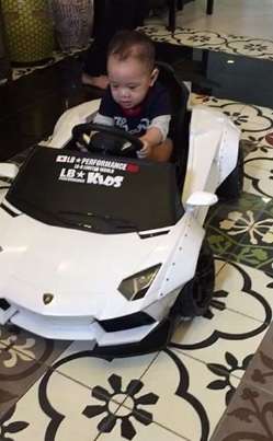 Anak Raffi Ahmad Naik Mobil Balap, Netizen: Mewah!