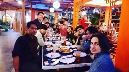 Dylan bersama Teman-teman