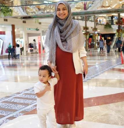 Shireen Sungkar dan Adam