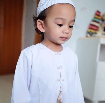 Adam, anak pertama Shireen