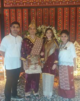 Pernikahan Tika dan Dimas