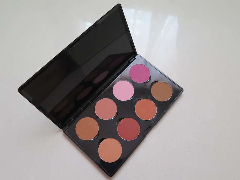 blush on