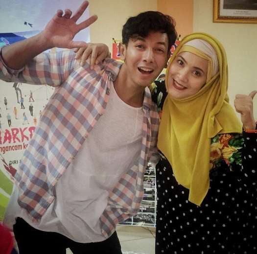 Sony dan Elma Sony dan Elma