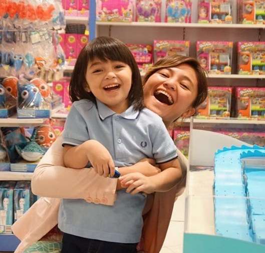 Marshanda dan Sienna Marshanda dan Sienna