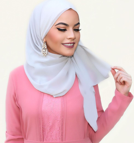 Tren Hijab dengan Anting