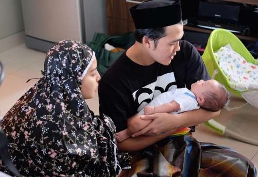 Keluarga Tya Ariestya