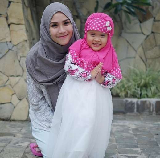 Zaskia Adya Mecca dan buah hati