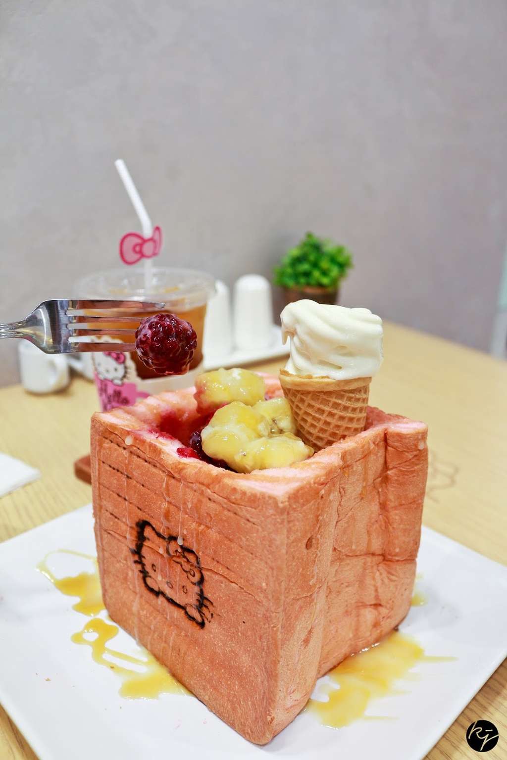 Hello Kity Cafe