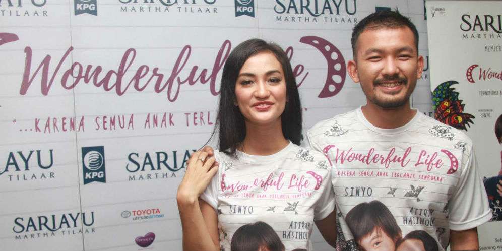 Atiqah Hasiholan dan Rio Dewanto