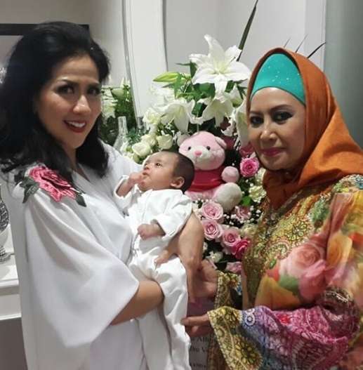 Venna Melinda Aqiqah buah hati
