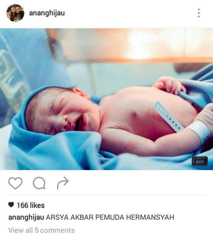 Ashanti melahirkan Ashanti melahirkan