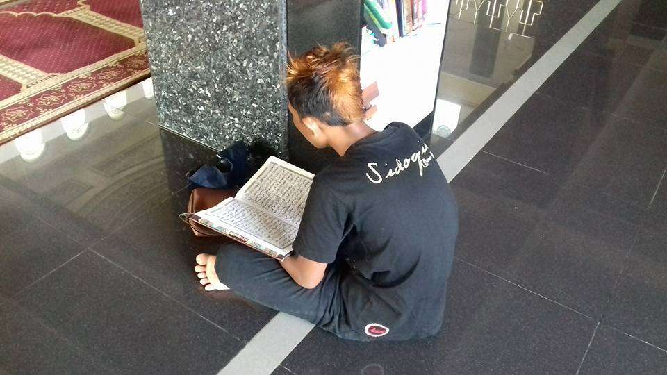 Penjual pentol mengaji