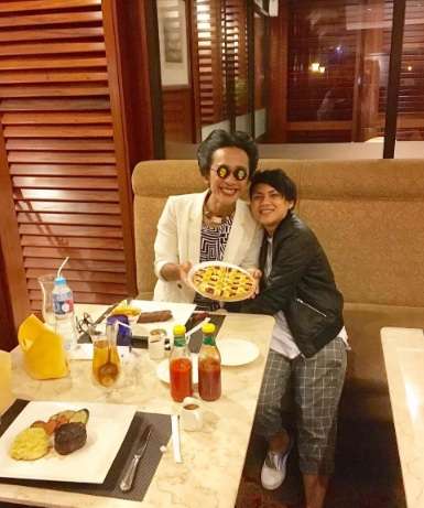 Aming dan Evelyn Aming dan Evelyn