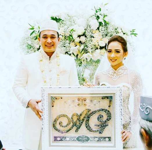 Gilang Dirga dan Istri Gilang Dirga dan Istri