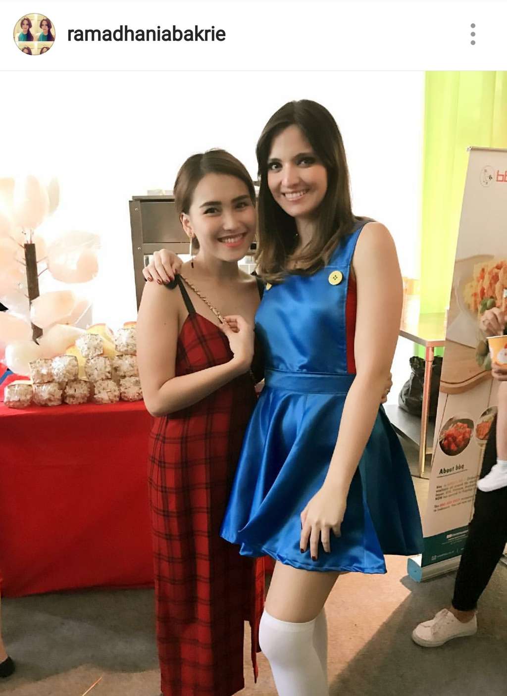 Ayu Ting Ting dan Nia Ramadhani Ayu Ting Ting dan Nia Ramadhani