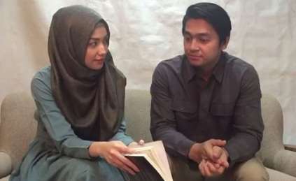 Velove Vexia dan Deva Mahenra