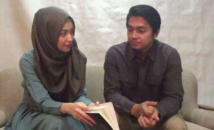Velove Vexia dan Deva Mahenra