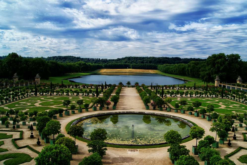 Gardens at The Versailles Palace (Foto: Travel Dig)