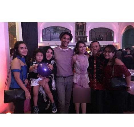 Ayu dan Keluarga
