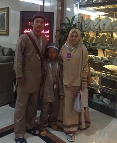 Denny Cagur dan keluarga