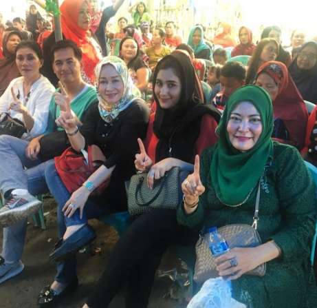 Unggahan Foto Tania