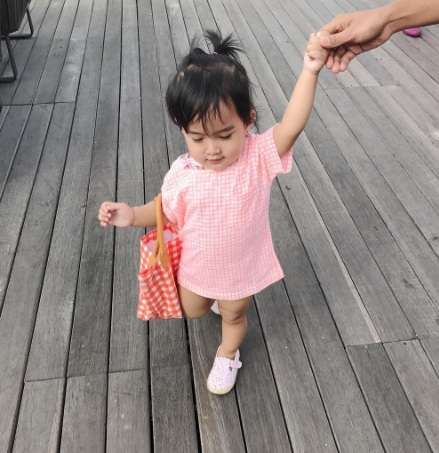 Ratu, Keponakan Syahrini
