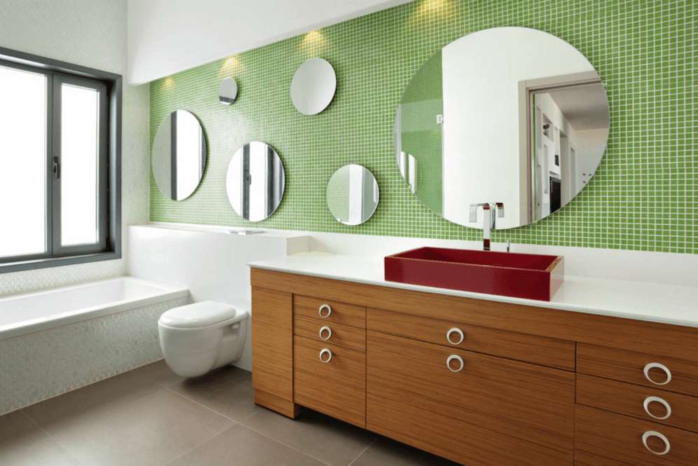 Penataan cermin di kamar mandi (Foto: Fresh Home)