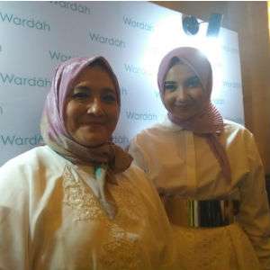 Zaskia Sungkar dan Ibunda