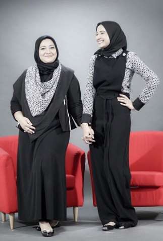 Zaskia Sungkar dan Ibunda