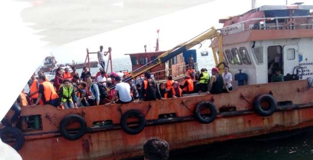 kapal sebelum terbakar