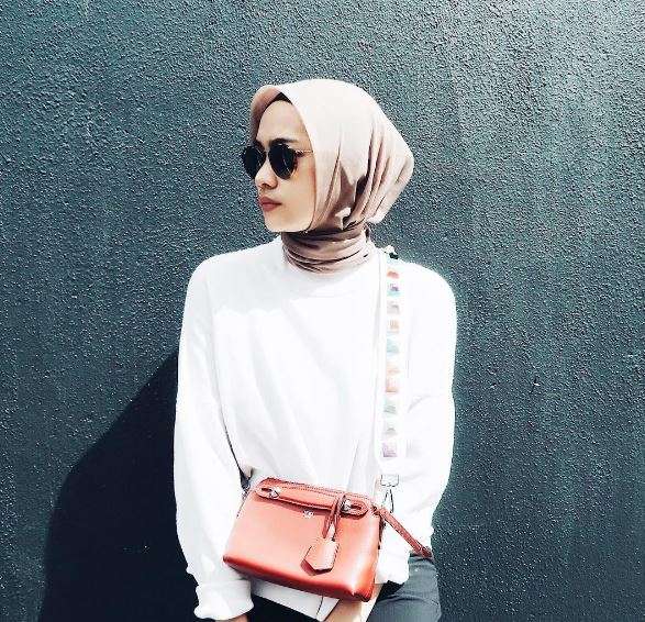 Gaya hijab Ayudia Bing Slamet