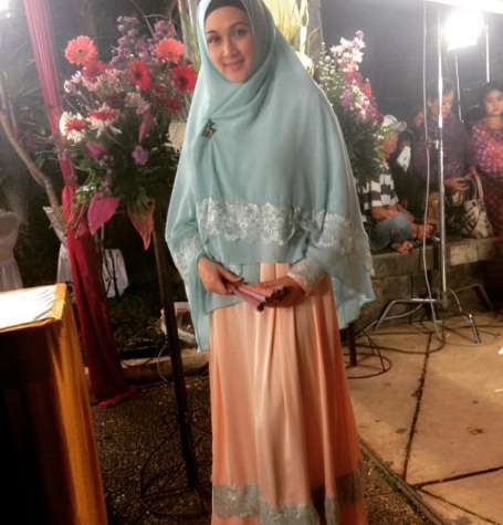 Dina Lorenza Dina Lorenza