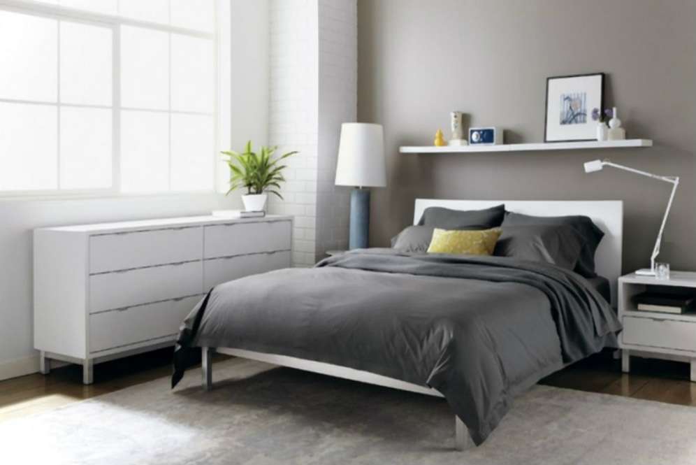 Dekorasi simpel di kamar tidur (Furniture Teams)