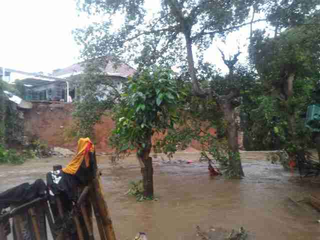 Rumah terbelah di Bukit Duri