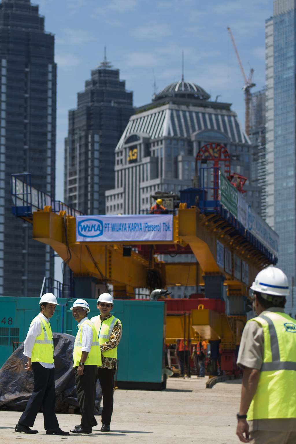 Jokowi tinjau simpang semanggi