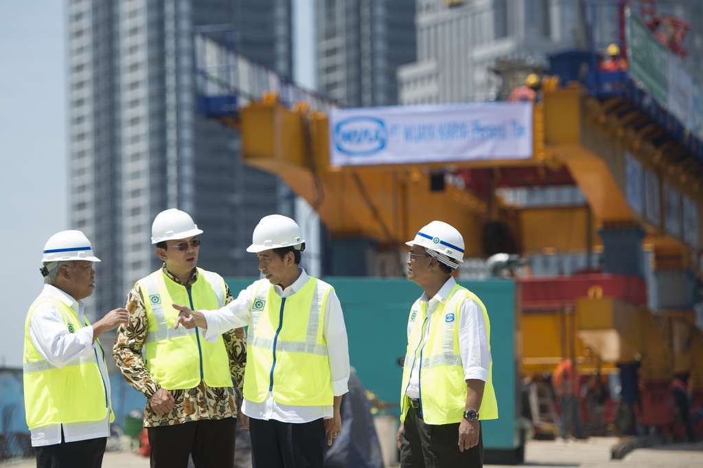 Jokowi tinjau simpang semanggi