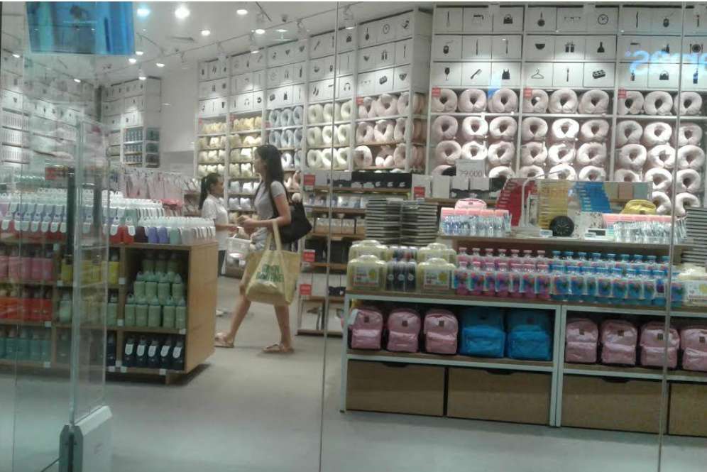 Gerai Miniso di Mal Taman Anggrek, Jakarta Barat Gerai Miniso di Mal Taman Anggrek, Jakarta Barat