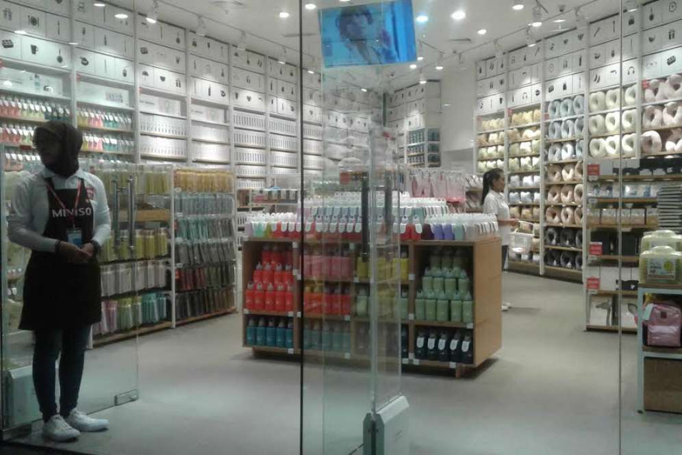 Gerai Miniso di Mal Taman Anggrek, Jakarta Barat Gerai Miniso di Mal Taman Anggrek, Jakarta Barat