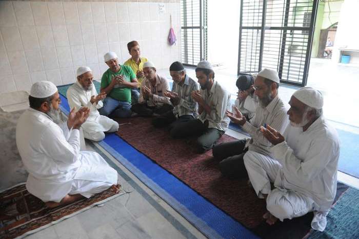 Masjid dibuka lagi