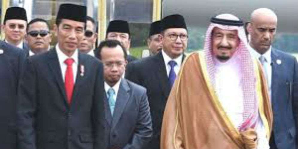 Muchlis Hanafi tengah menjadi penerjemah Raja Salman