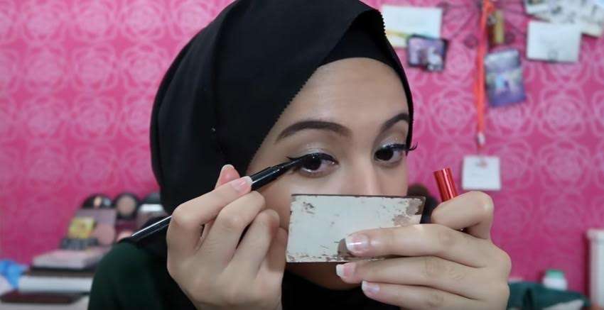 Nisha Ezzati