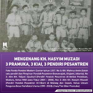 Kyai Hasyim saat bersama dua kyai lainnya
