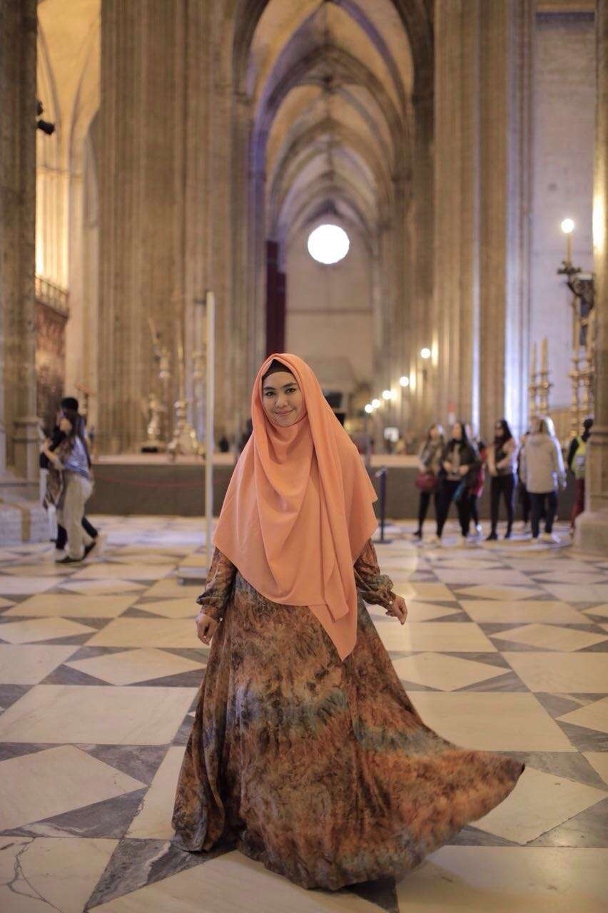 Oki Setiana Dewi