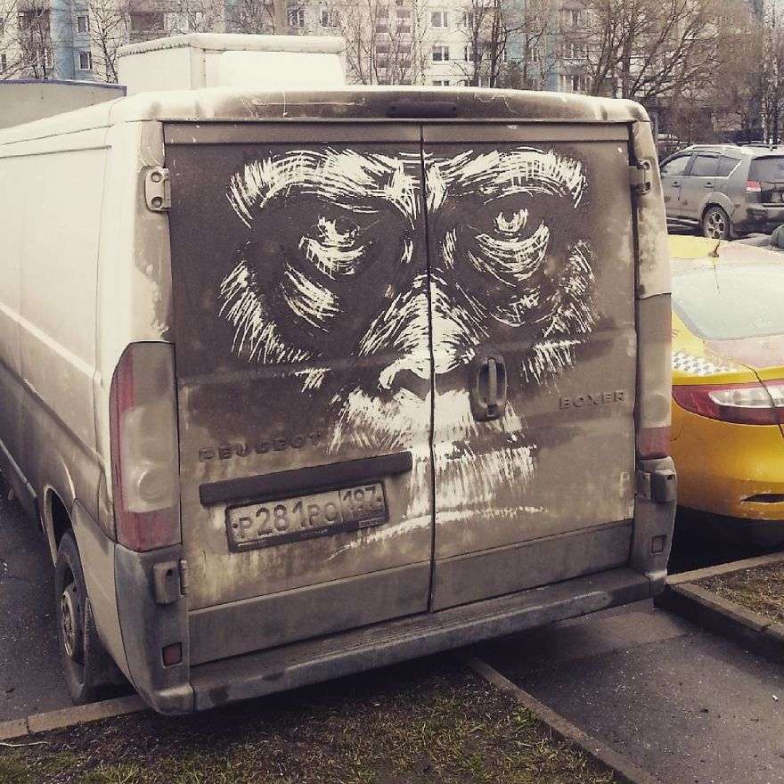 Karya Seni di Mobil Kotor Karya Seni di Mobil Kotor