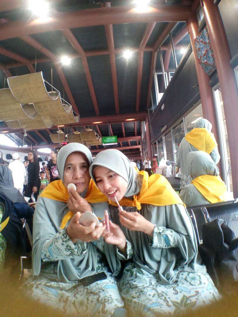 Pemenang 'Umroh Bareng Ibu'