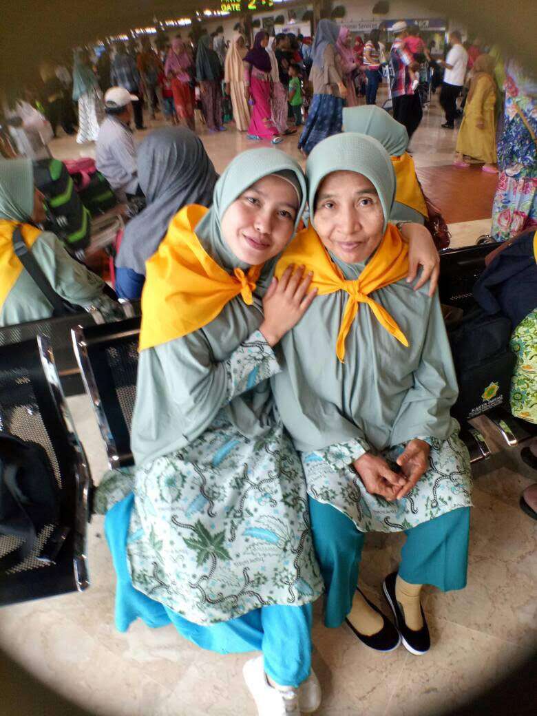 Pemenang 'Umroh Bareng Ibu'
