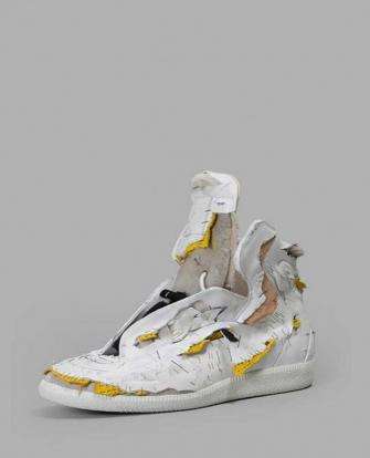 Sepatu rumah mode Maison Margiela